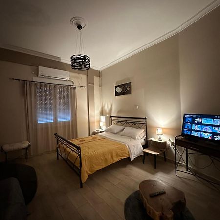 Ζεστή Φωλίτσα Στο Κέντρο. Apartamento Atenas Exterior foto
