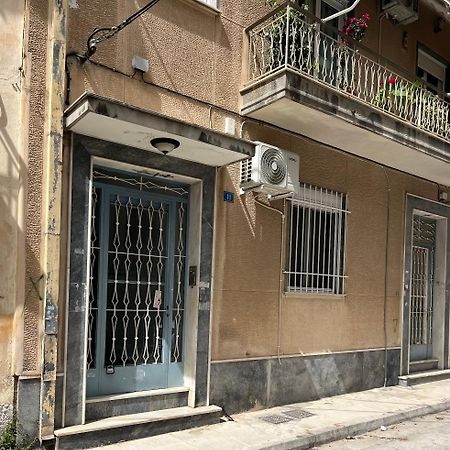 Ζεστή Φωλίτσα Στο Κέντρο. Apartamento Atenas Exterior foto