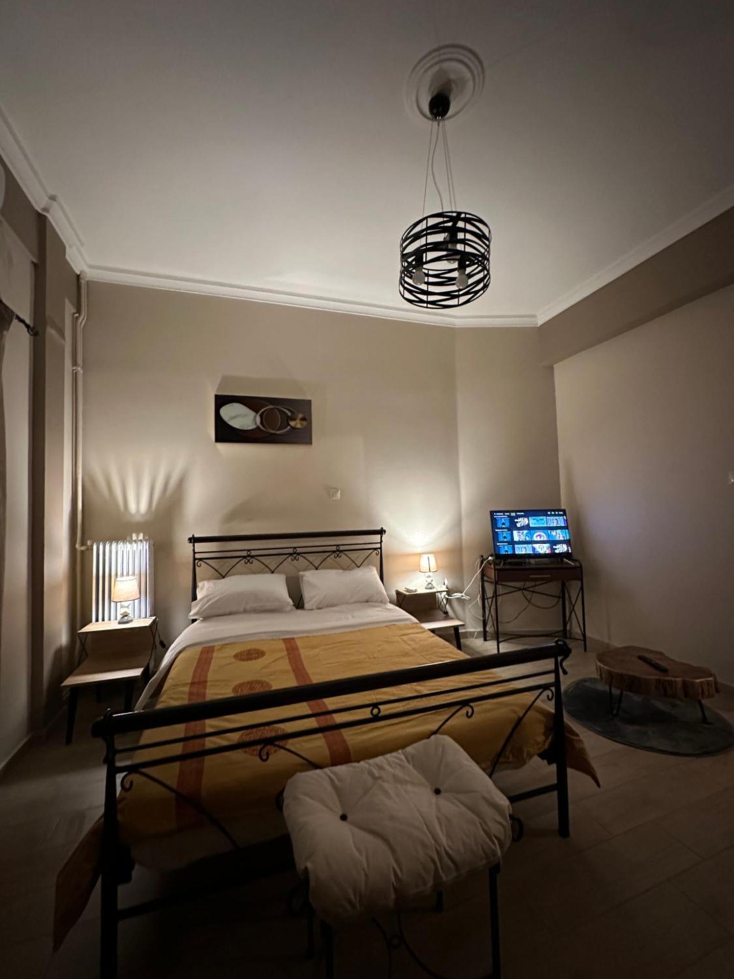 Ζεστή Φωλίτσα Στο Κέντρο. Apartamento Atenas Exterior foto